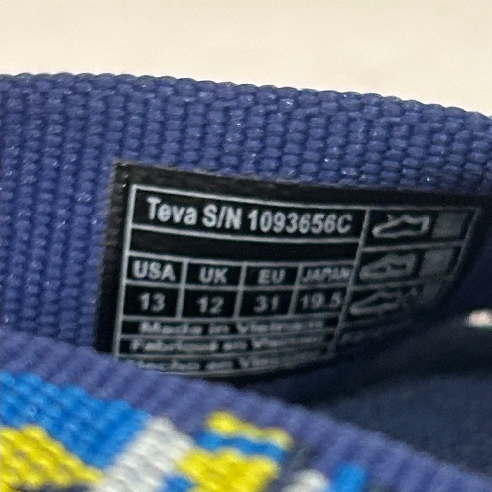 NWOT Teva Kids Blue Aztec Pattern thong Flip Flop Sandals Quick Dry Size 13